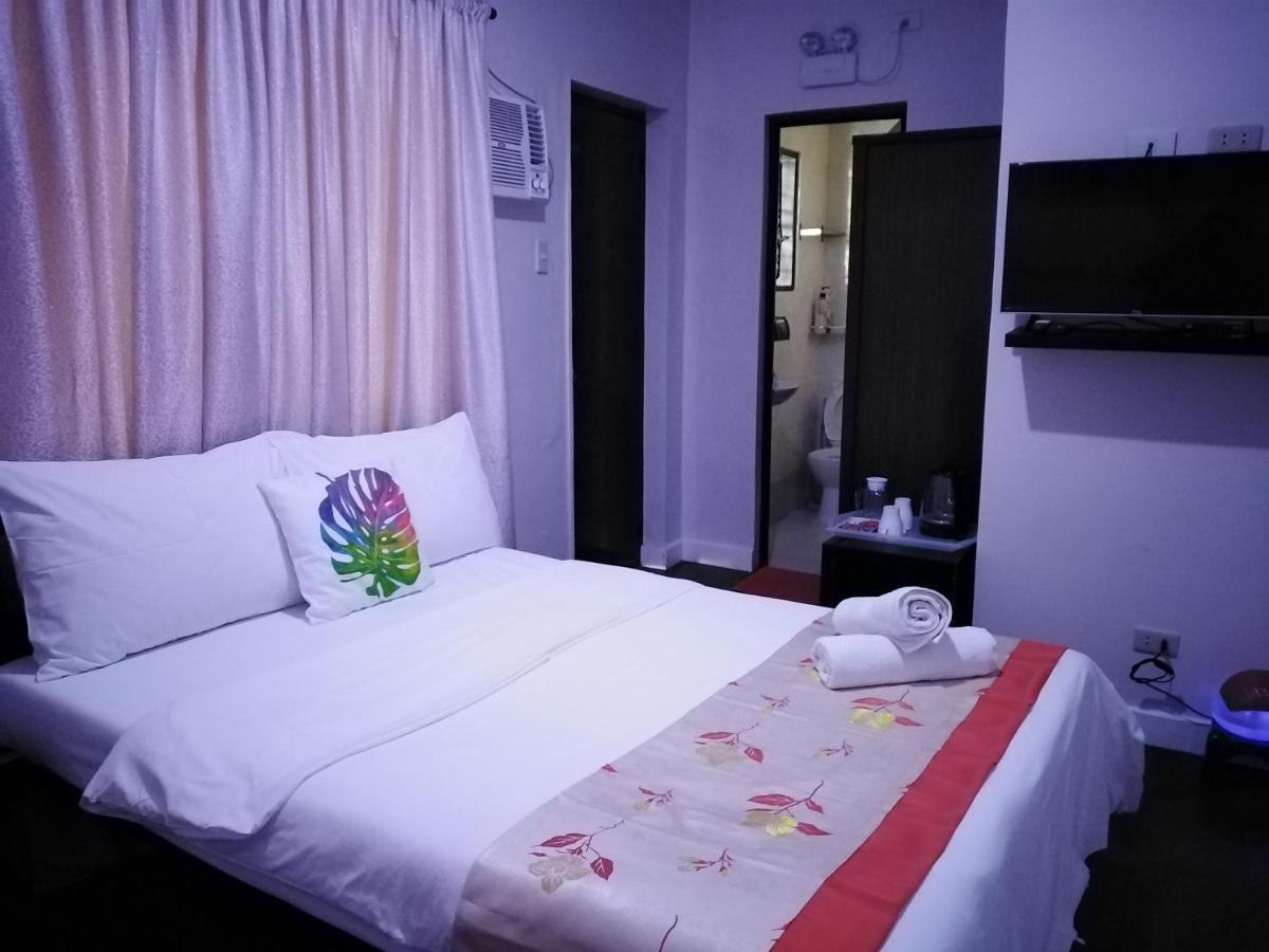 Halfway House Hostel Mactan Cebu Airport Île de Mactan Extérieur photo