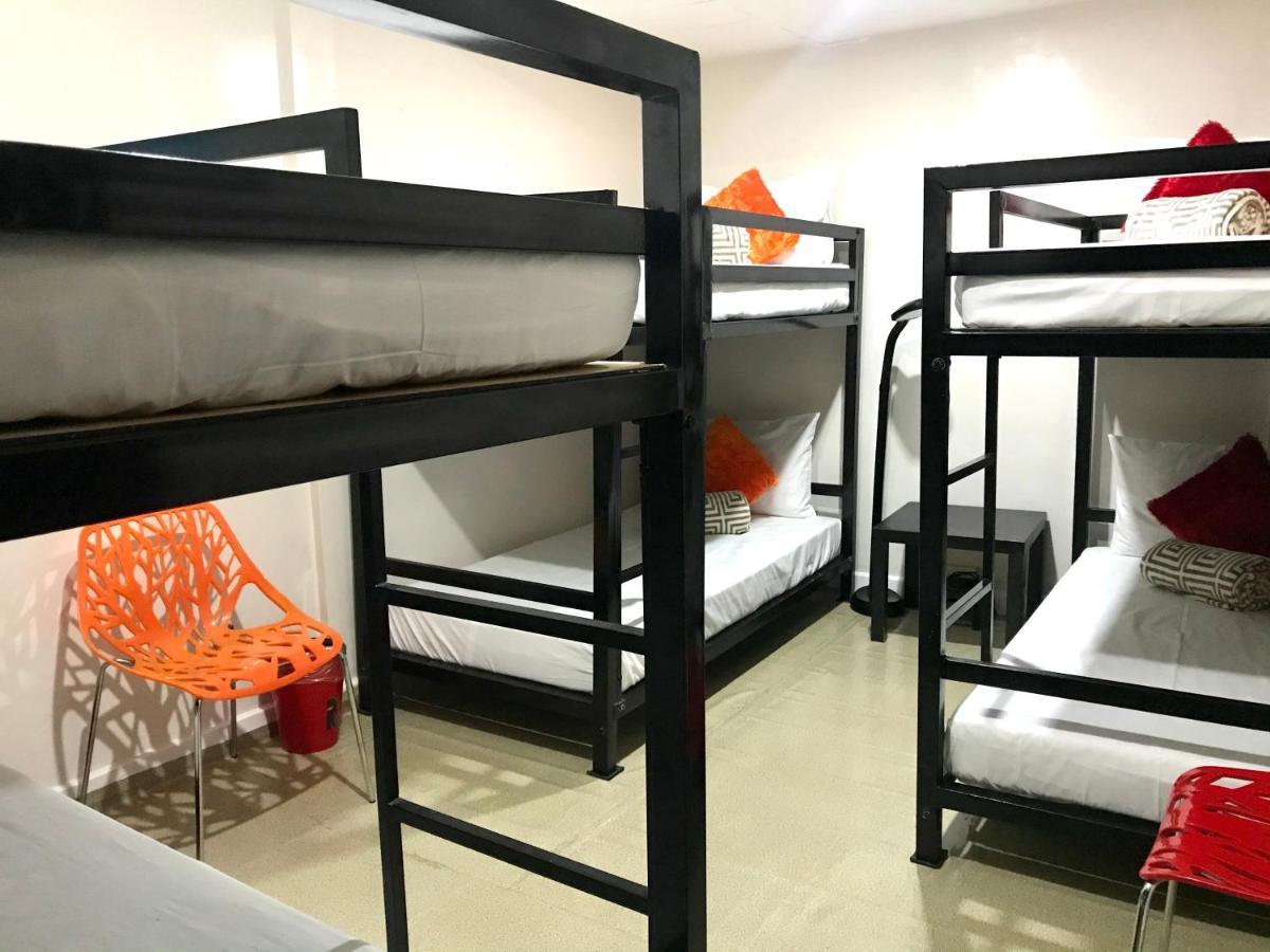 Halfway House Hostel Mactan Cebu Airport Île de Mactan Extérieur photo